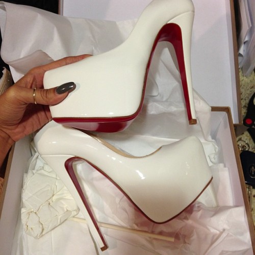 champagne-paradise: n0tyourusual:  n0tyourusual.tumblr.com  xo