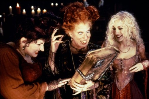 brettalina:  Watching Hocus Pocus :) 