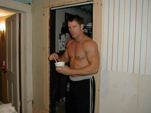 thecircumcisedmaleobsession: 36 year old straight guy from Chanute, KS mmm… this guy is PACKIN’!!!!!