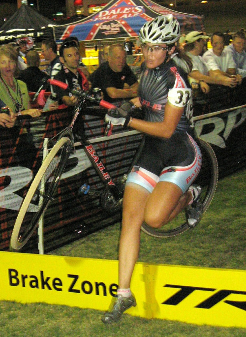 bikeladiesunite:  CrossVegas by J. Suzuki