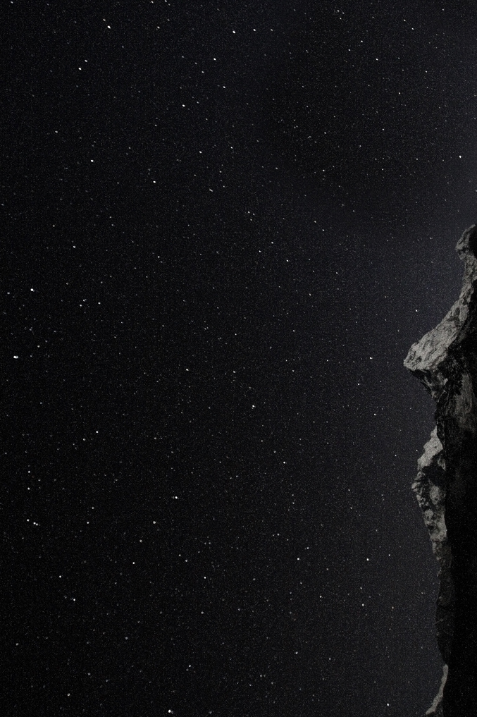  Night sky above, Himalaya range (2006) (by swee-cheng). 