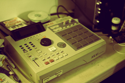 ralphcastner:  Akai MPC 2000xl 