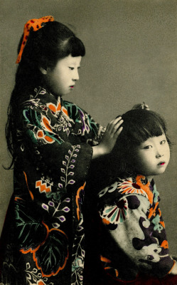 reginasworld:  Two Girls 1905 (by Blue Ruin1) 