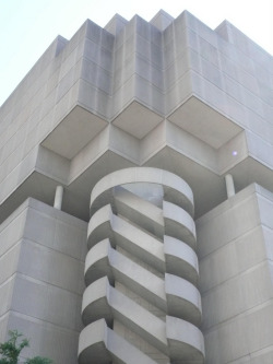 n-architektur:  Brutalist Stair Downtown Atlanta by isaiahk 
