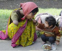 staypozitive:  Two year old daughter feeding