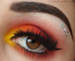 scarlethallow:  Todays makeup! Love wearing these colours around Halloween :D 
