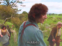   THE HOBBIT PRODUCTION VIDEO #5 Elijah Wood visits Hobbiton  