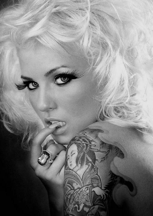 f-u-c-k-o-f-f-c-u-n-t:  http://f-u-c-k-o-f-f-c-u-n-t.tumblr.com/ 