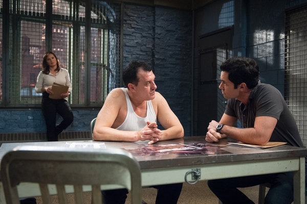 polimediaent:  PHOTOS: Tom Sizemore guest-stars on Law and Order: SVU Polimedia client