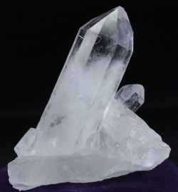 earthcrystal:  Clear quartz, one of the most powerful healing gemstones. Used for meditation and helps with emotional healing.   
