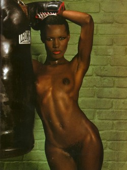 exposed-celebrities:  Grace Jones 