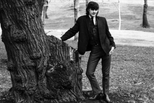 Pete Best posing for a portrait on November 23, 1965 in Central Park, New York City. Photos by David