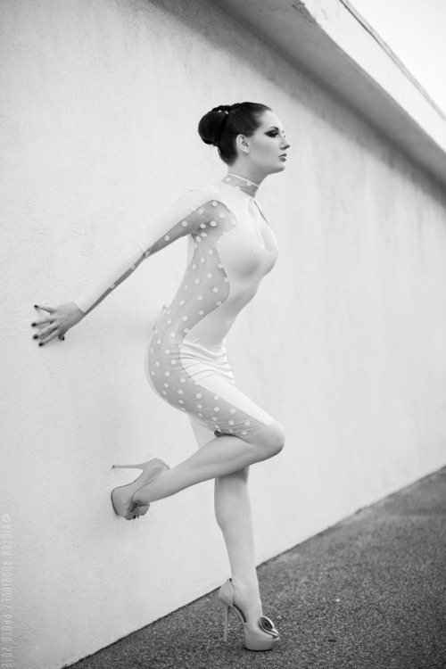 victorrodriguezphoto:   Model: Angela Ryan Latex: Vital Vein Fashion MUA/H: Rebecca S.  