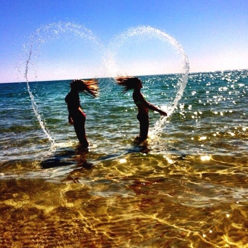 balesofhay029:  http://balesofhay029.tumblr.com/ 