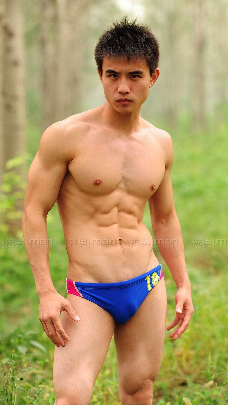 sgdude:  I think he’s trying to look fierce. 
