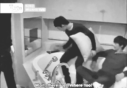 emotioniel-angel:   Chunji, idol who never saw TV in a bathroom  eng sub cr. 6totsubs 