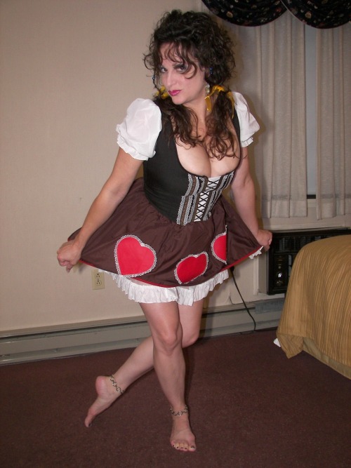 kinkywifemia:  Halloween Ho Mia