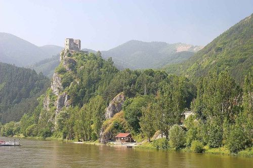 Strečno Castle, Slovakia Gothic castle in northern Slovakia, 16 km east of Žilina. It was originally