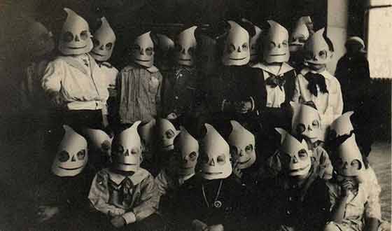  Forget ‘sexy nurse’ or superhero — once upon a time, Halloween costumes were