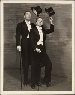 moika-palace:  Noël Coward and Gertrude Lawrence as George and Lily Pepper in “Red Peppers” from Coward’s Tonight at 8:30. (1936) 