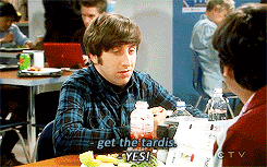 holdingonmyheart:  the big bang theory and the tardis photobooth 