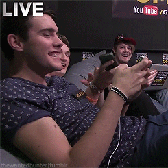 thewantedhunter:  Alfie flirting with the