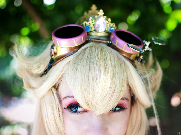 glamourfromtheasylum:  nerdglory:  Steampunk Princess Peach Artists: Skirtz (model)