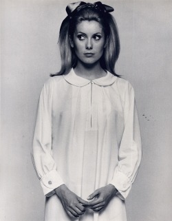 theblackcatzon:  lifeonmars70s: Catherine Deneuve 