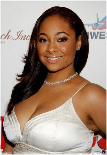 casadosfetiches:  Raven Symone ✽Gordinha Deliciosa com seios fartos…… Uma das vadias que eu mais gostaria de FUDER!!! Delicious with plump breasts …… One of bitches that I would most like to fuck! 