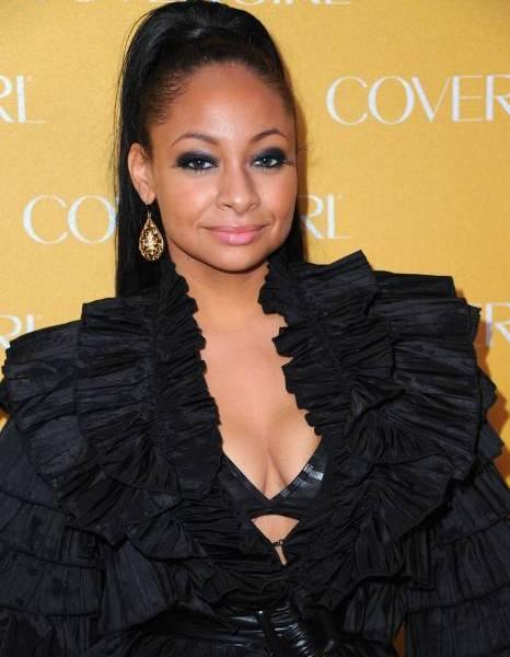 casadosfetiches:  Raven Symone ✽Gordinha Deliciosa com seios fartos…… Uma das vadias que eu mais gostaria de FUDER!!! Delicious with plump breasts …… One of bitches that I would most like to fuck! 