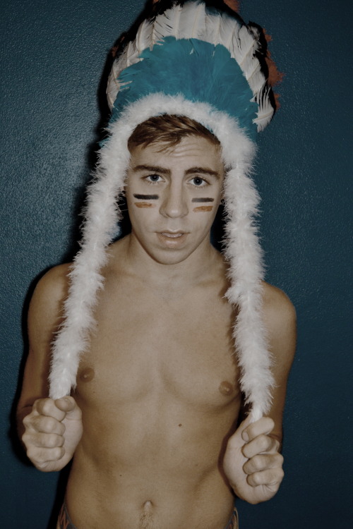 mahn1gga:  travthinks:  I like dressing up.   you’re one of those people i see and cry cause you’re so gorgeous