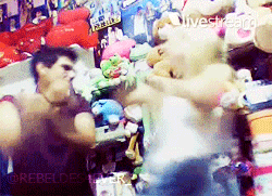 rebeldesbr4ever:  Sophia dançando parte 2 