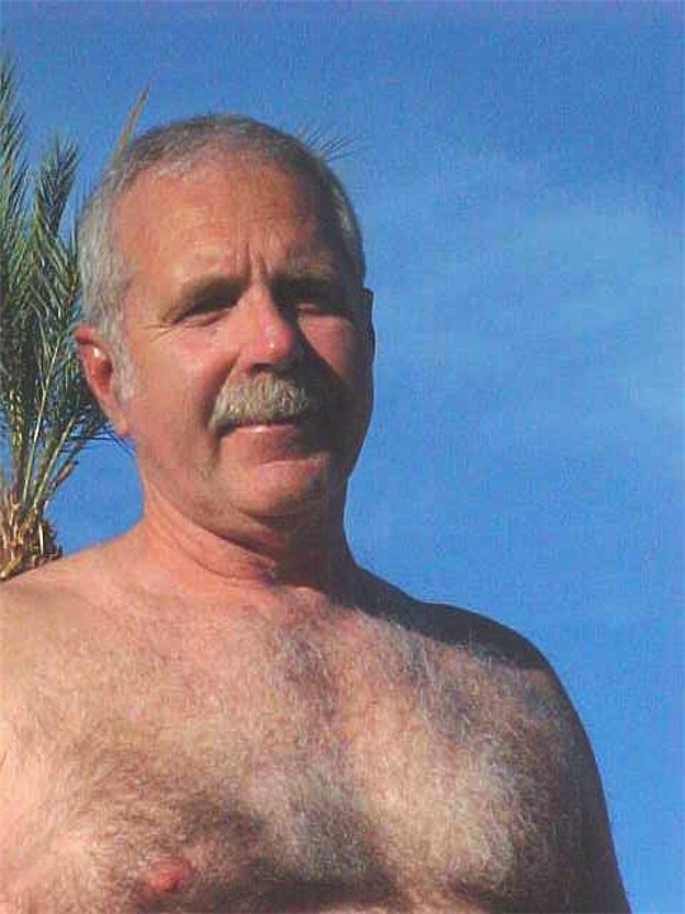 einheri:  More hot daddies on http://einheri.tumblr.com