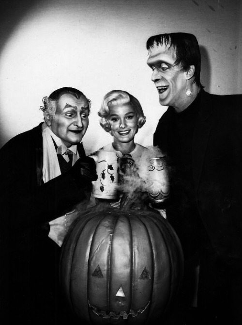 Munsters Grandpa, Marilyn and Herman, 1964