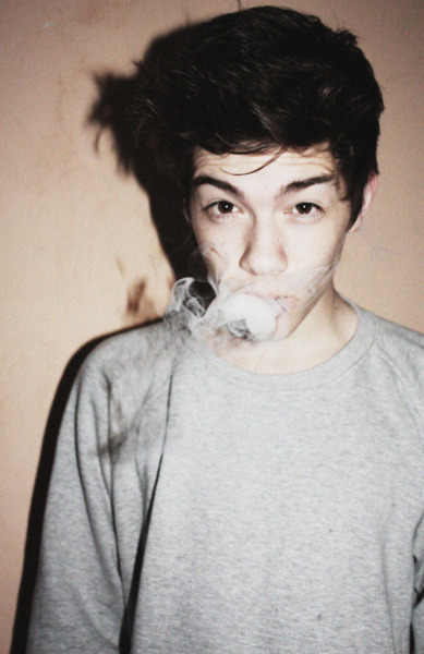 ilovetheforbiddenshit:  i want a boyfriend :( 