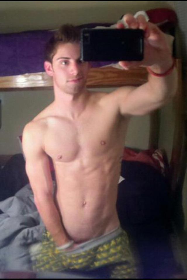 selfportraitmen:  self p.