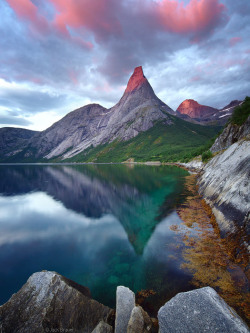 fuckyeahprettyplaces:  Tysfjord, Norway.