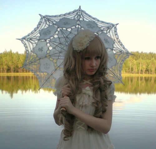 shoeshinelolita: Some old photo from summer that I found.