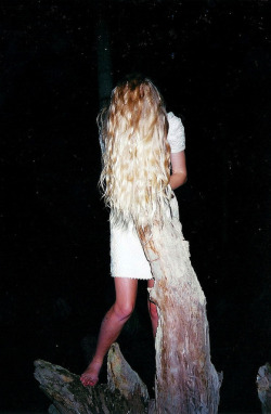 crystallized-th0ughts:  wilderthanwild:  the-maddie:  ♡ soft grunge blog ♡  vGRUNGE HERE  † SOFT GRUNGE HERE † 