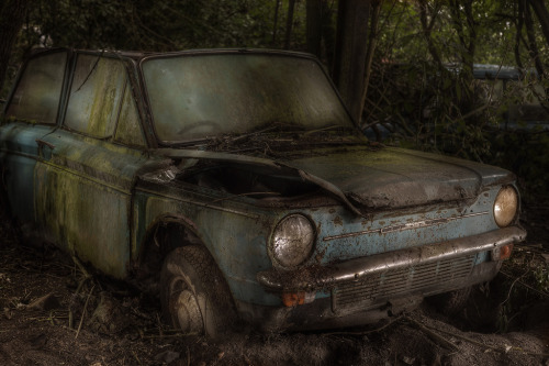 mydarkenedeyes:  Photographs of abandoned places by Andre Govia.  Such beauty in decay