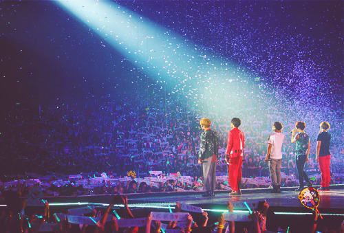 jkookiichu:  We are the SHINee, SHINee, SHINee - never ever gonna let you down~ 