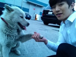 0primrose:  Junho oppa with puppy ♡＾▽＾♡ 