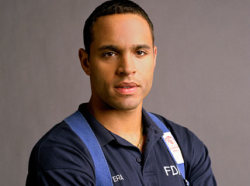 nakedmalecelebs1:  Daniel Sunjata naked From Take Me Out (Grey’s Anatomy as Nurse Eli)