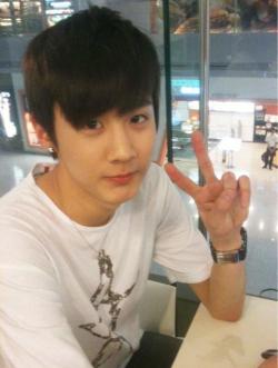 myonlyteentopchangjoe:  Chunji’s selca~~