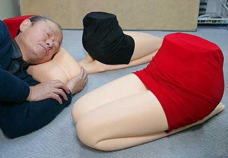 timothydelaghetto:  OMG SOMEONE MAKE ME A BOOTY PILLOW PLEASE