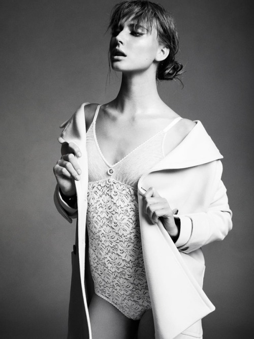riovacio: Siri Crafoord shot by Fredrik Wannerstedt for A Perfect Guide