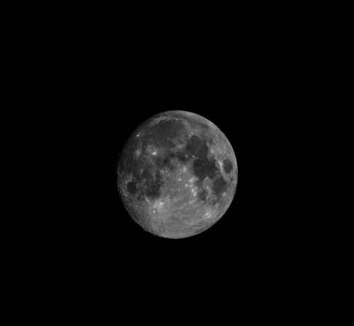 powerkord: Moon 28/10/2012 - Canon 60D + Tamron 70-300mm @300mn. A slightly different approach with 