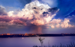 wonderous-world:  Thunderstorm over the Bronx,