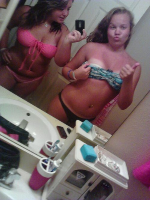 Submit your own self-shot PICS or VIDEOS at chicksdoitthemselves.tumblr.com or chicks