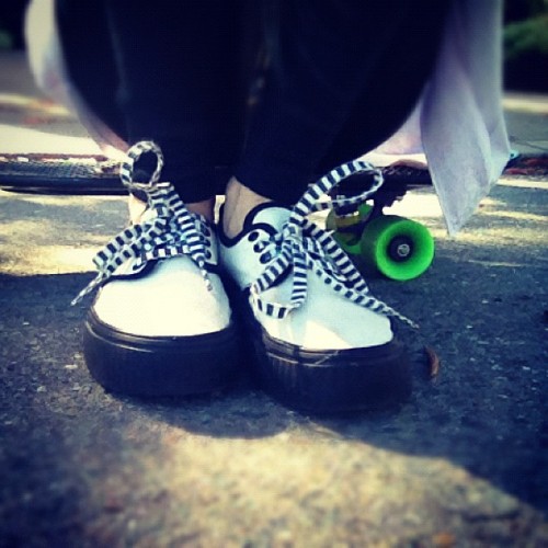 shoddylynn:  Sunday funday #pennyboards @jessejostark x @vans 